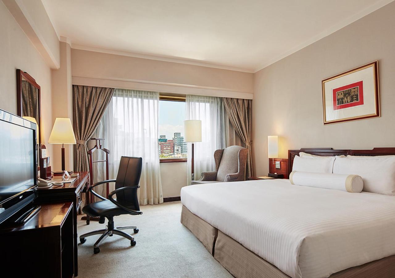The Howard Plaza Hotel Taipei Eksteriør bilde A room at the hotel