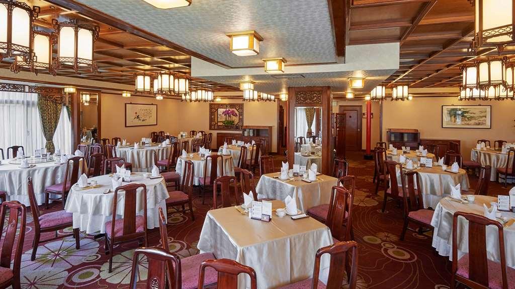 The Howard Plaza Hotel Taipei Restaurant bilde Interior of the restaurant
