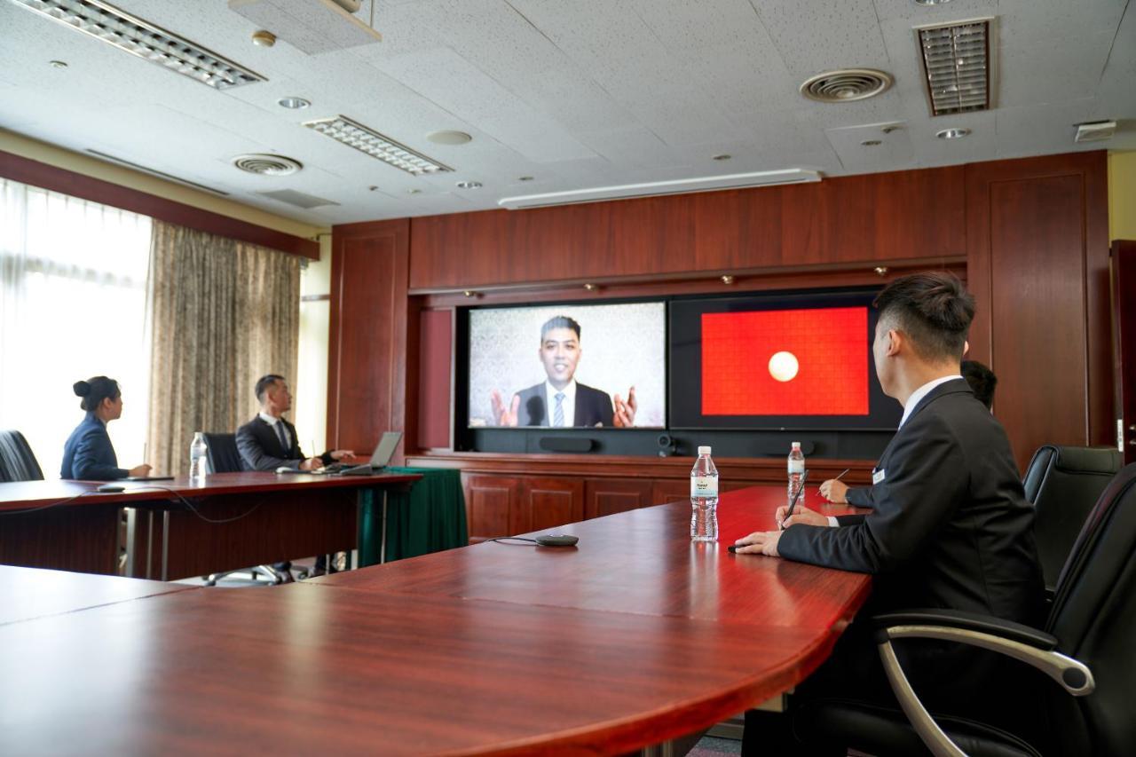 The Howard Plaza Hotel Taipei Eksteriør bilde President Obama speaks to the University of International Business and Economics in Beijing, China, March 2014
