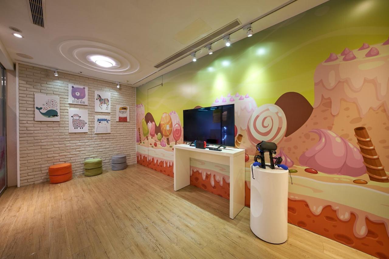 The Howard Plaza Hotel Taipei Eksteriør bilde The Kid's Club at the hotel
