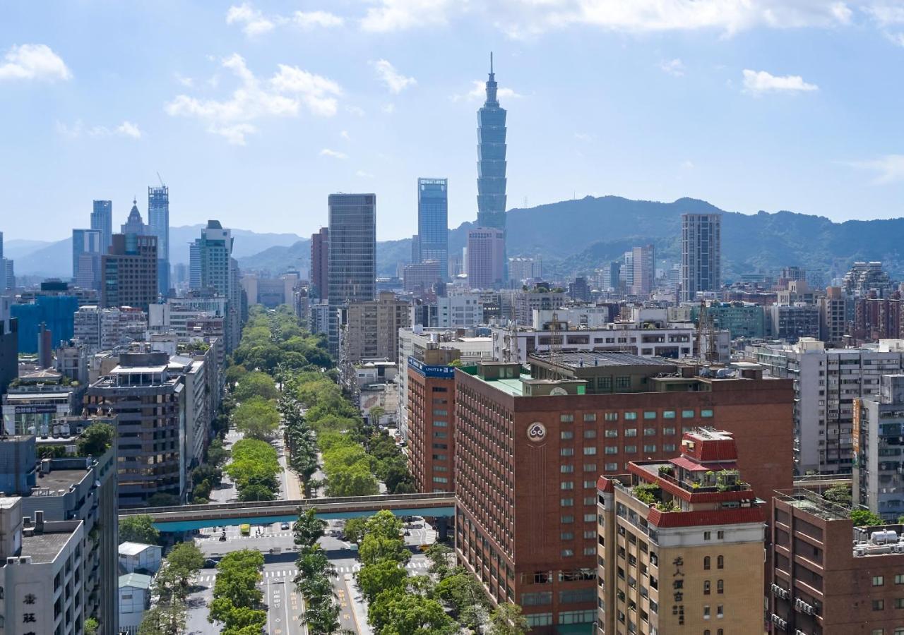 The Howard Plaza Hotel Taipei Eksteriør bilde Skyline of Taipei