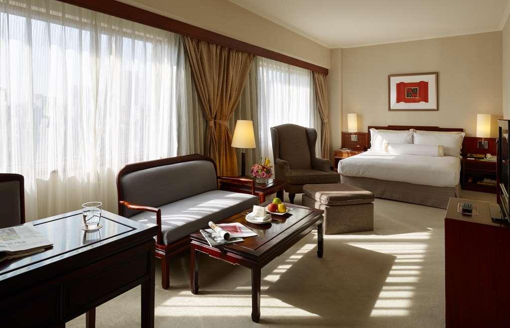 The Howard Plaza Hotel Taipei Rom bilde A room at the hotel